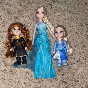Frozen Dolls